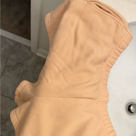 Fabletics Cream Athletic Shorts - Picture 4 of 4